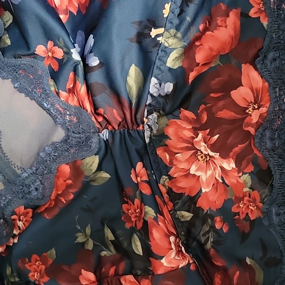 Torrid floral bralette size 4 - Picture 2 of 3